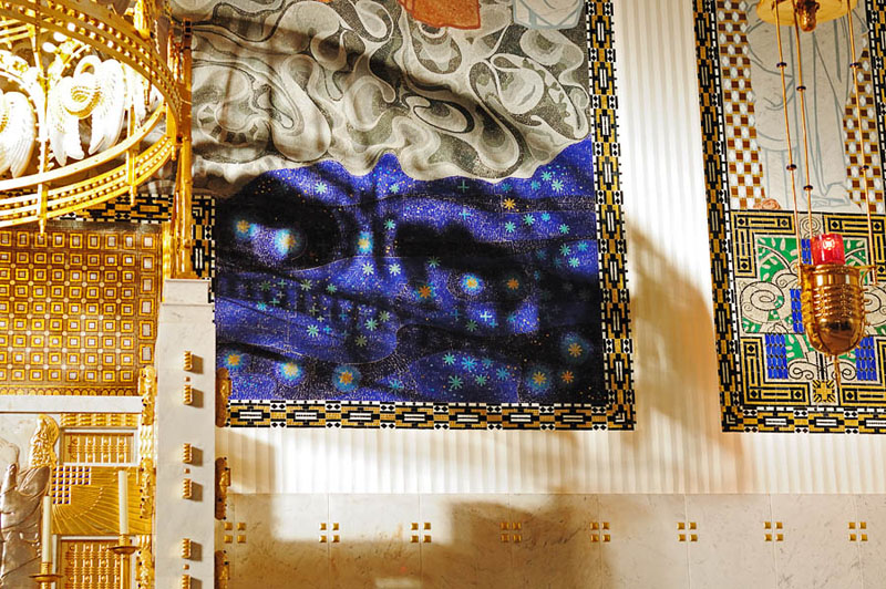 Kirche am Steinhof. Фрагмент мозаики за алтарем. Kirche am Steinhof. Фрагмент мозаики за алтарем.