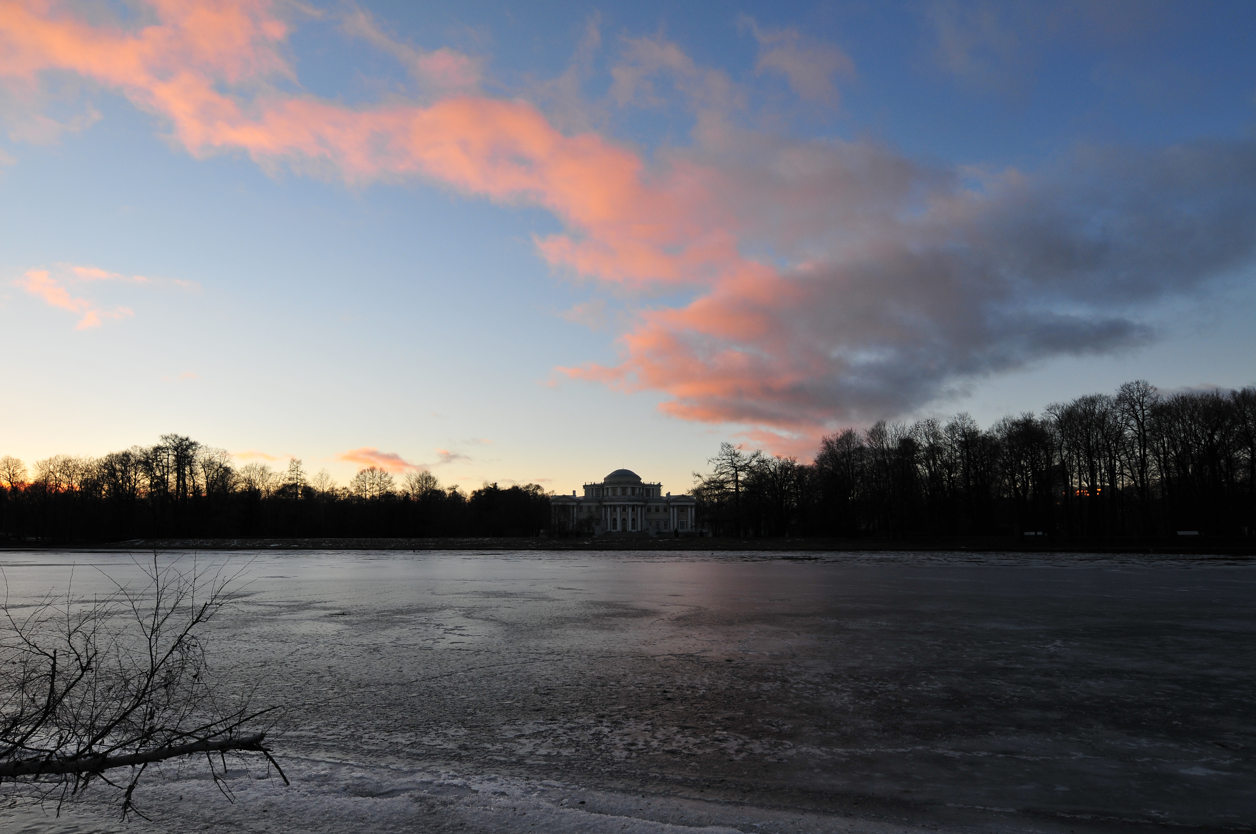 Nikon D300+Nikon AF-S Nikkor 14-24 f/2.8. Jpeg. ISO200, 14mm, f/8, 1/100