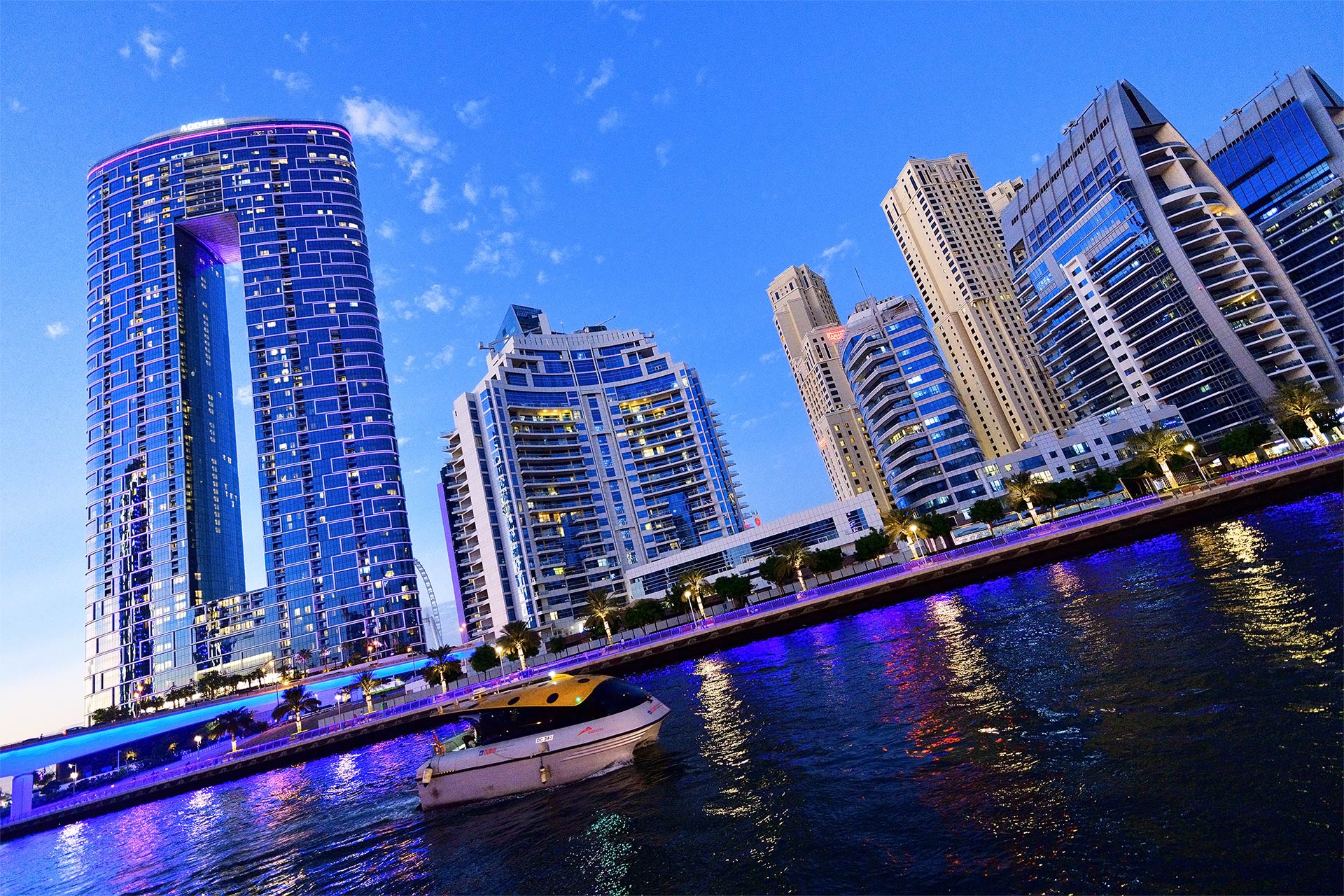 Марина Дубая на закате. Dubai Marina at sunset. 1