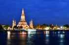 Ват Арун в сумерках. Бангкок. Таиланд. Wat Arun at dusk. Bangkok. Thailand.
